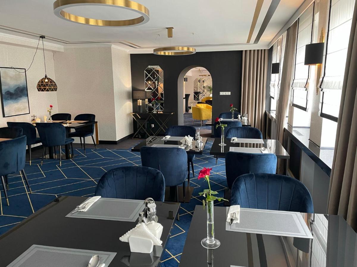Hotel Daria Тичи Екстериор снимка