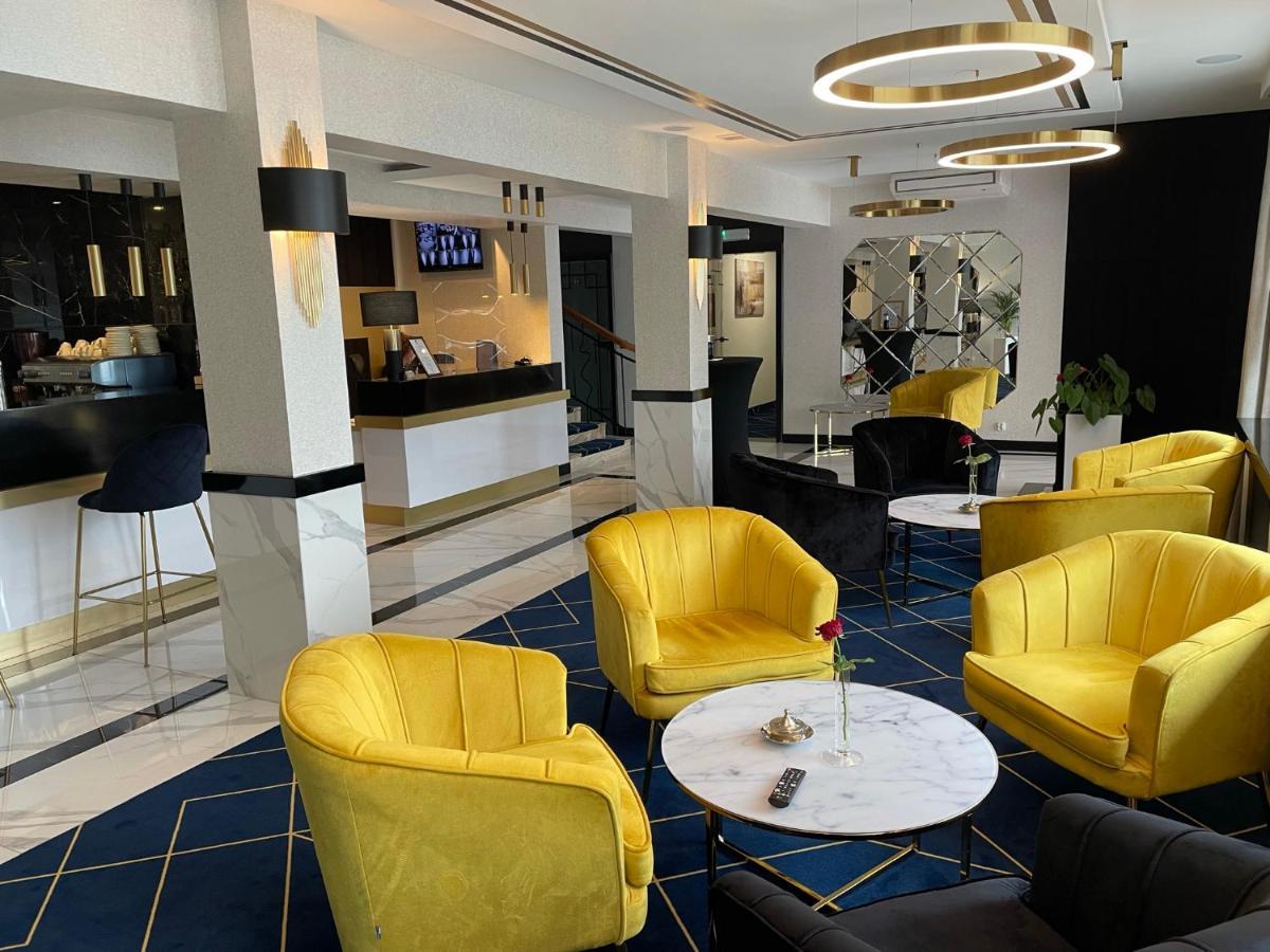 Hotel Daria Тичи Екстериор снимка