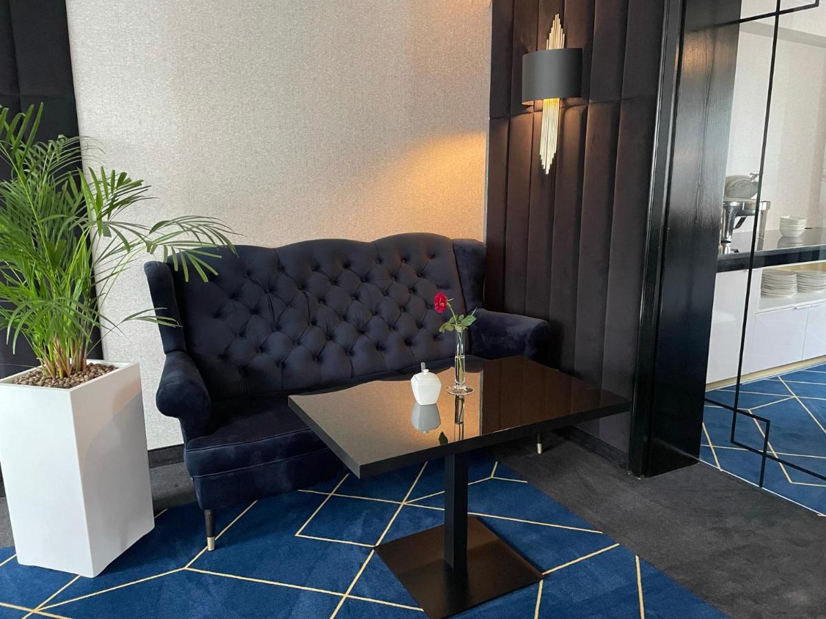 Hotel Daria Тичи Екстериор снимка