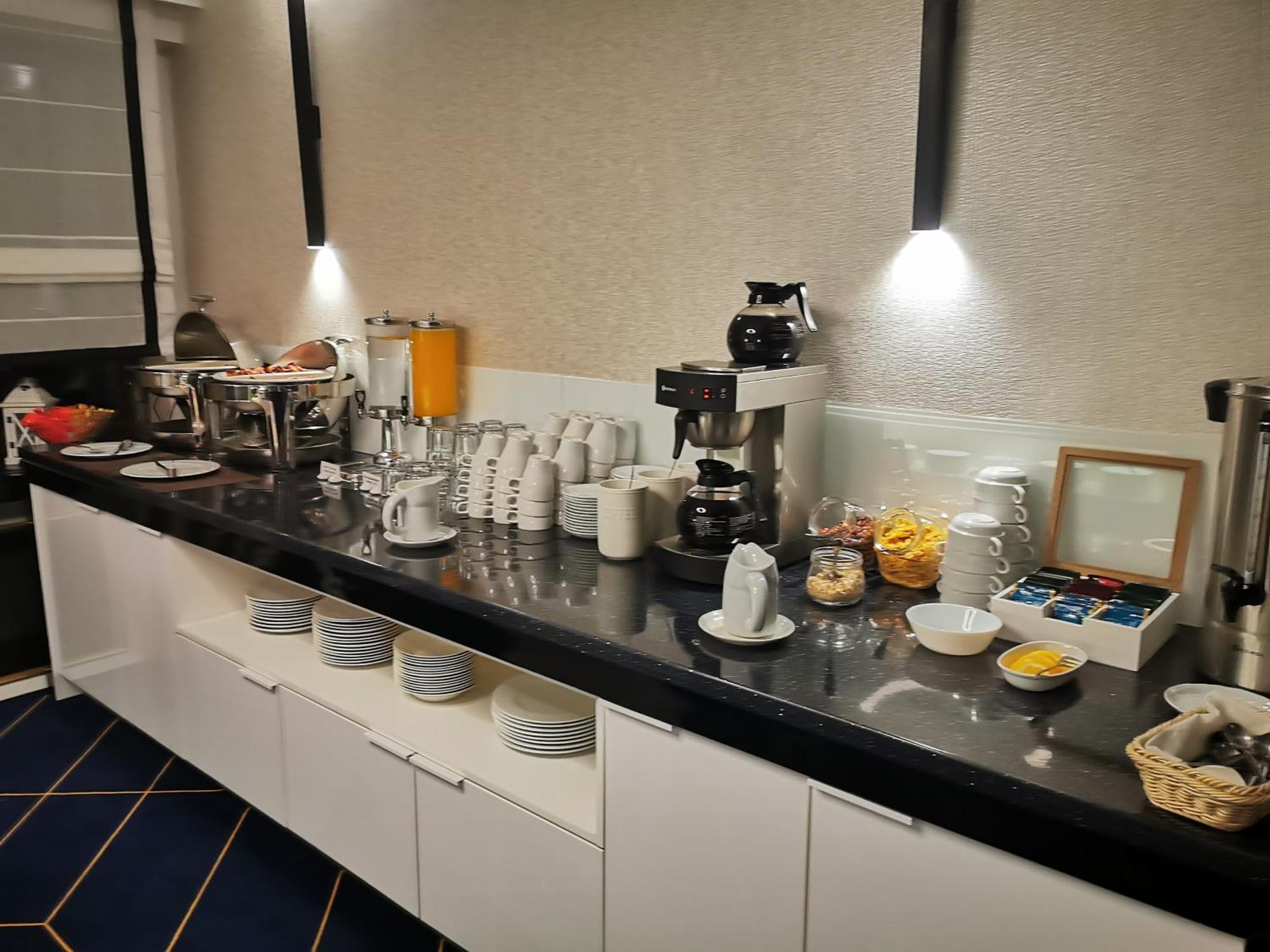 Hotel Daria Тичи Екстериор снимка