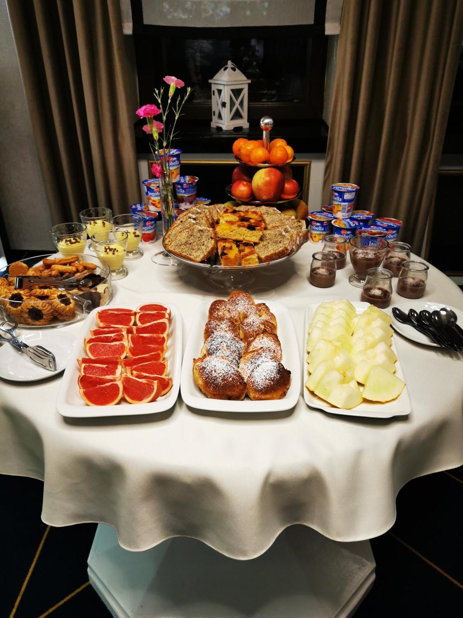 Hotel Daria Тичи Екстериор снимка