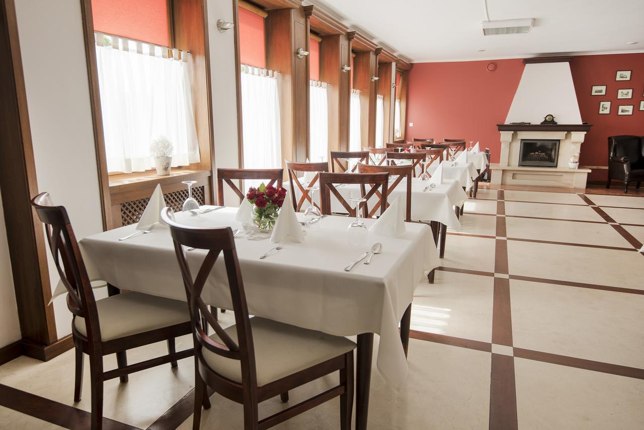 Hotel Daria Тичи Екстериор снимка